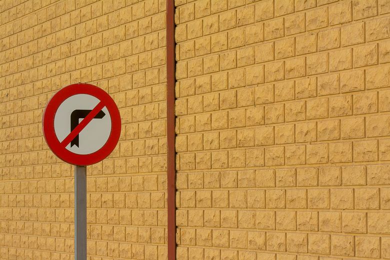 Что категорически запрещено при штроблении несущих стен
