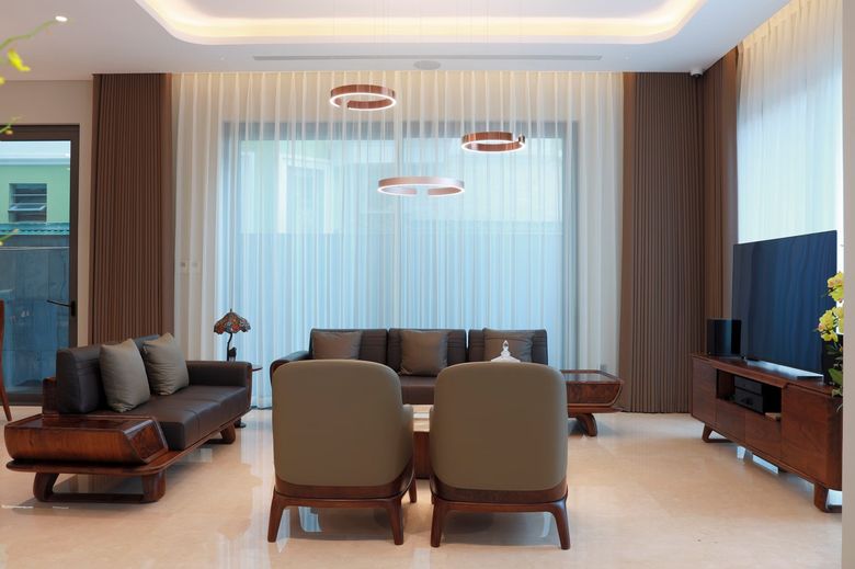 1. Heshi Design